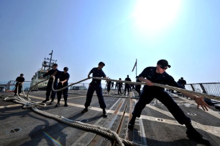 US Navy 110930-N-YZ751-010 Sailors aboard the guided-missile destroyer USS Truxtun (DDG 103)