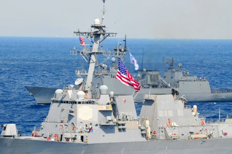US Navy 111003-N-JO245-082 The Arleigh Burke-class guided-missile destroyer USS Mustin (DDG 89) and the Republic of Korea navy destroyer ROKS Wang