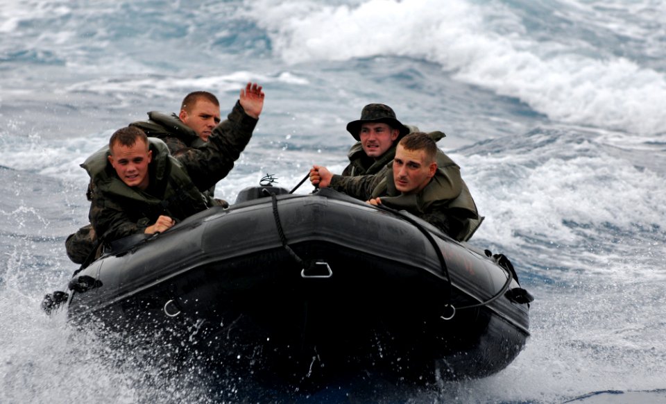 US Navy 111006-N-MW330-551 Marines assigned to the 31st Marine Expeditionary Unit (31st MEU) operate combat rubber reconnaissance crafts