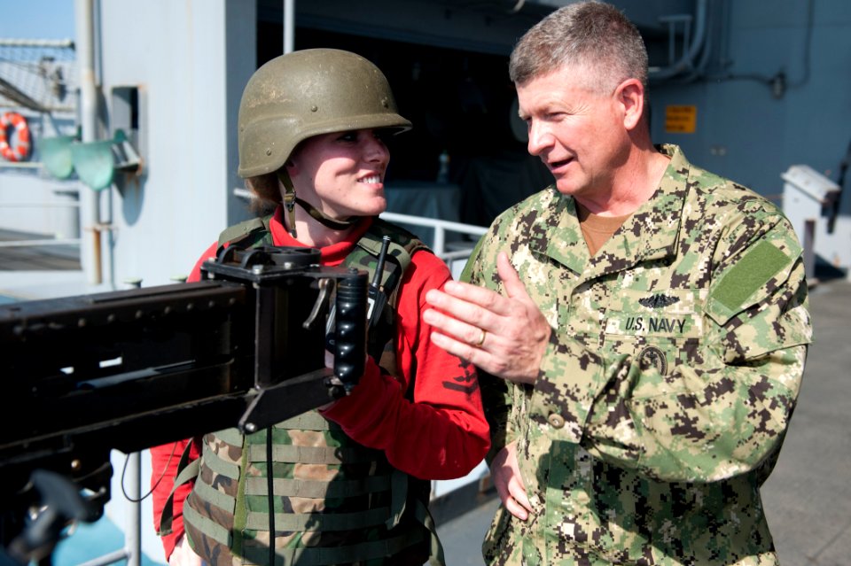 US Navy 111008-N-BT887-321 Master Chief Petty Officer of the Navy (MCPON) Rick D. West speaks to Emily Walker about standing watch
