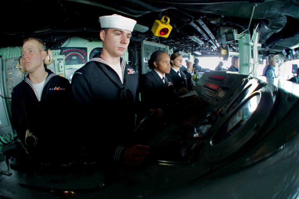 US Navy 111005-N-ZC343-160 Sailors man the bridge of the amphibious assault ship USS Bonhomme Richard (LHD 6) as the ship arrives in San Francisco