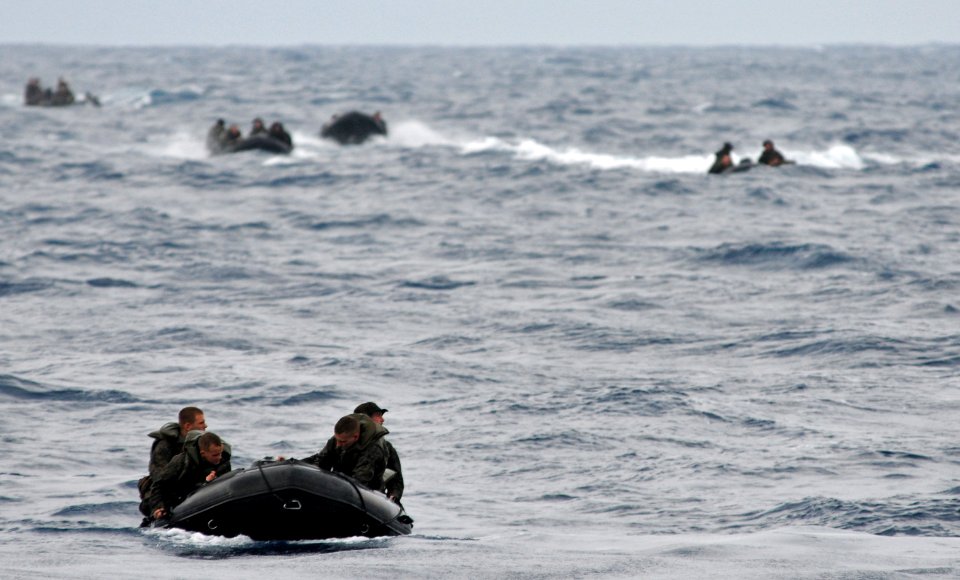 US Navy 111006-N-MW330-483 Marines assigned to the 31st Marine Expeditionary Unit (31st MEU) operate combat rubber reconnaissance crafts