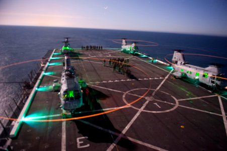 US Navy 111009-N-PB383-157 Marines assigned to the 11th Marine Expeditionary Unit (11th MEU) Maritime Raid Force prepare for an exercise on the fli