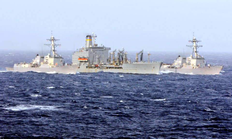 US Navy 111008-N-JO245-078 The Military Sealift Command fleet replenishment oiler USNS Rappahannock (T-AO 204) conducts a dual replenishment at sea