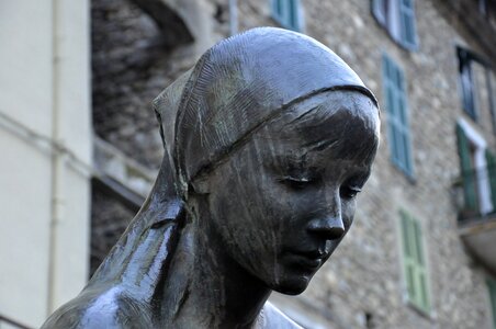 Statue woman sculpture beauty