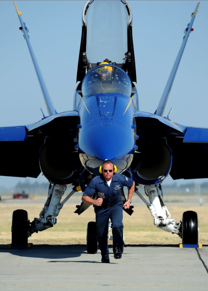 US Navy 111016-N-IR859-004 Aviation Ordnanceman 1st Class Evan Bradbury, crew chief for the U.S. Navy flight demonstration squadron, the Blue Angel