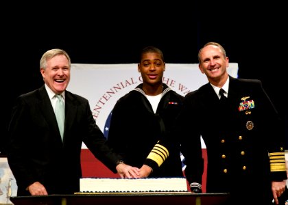US Navy 111013-N-AC887-001 Secretary of the Navy the Honorable Ray Mabus, left, Chief of Naval Operations (CNO) Adm. Jonathan Greenert, and Seaman photo