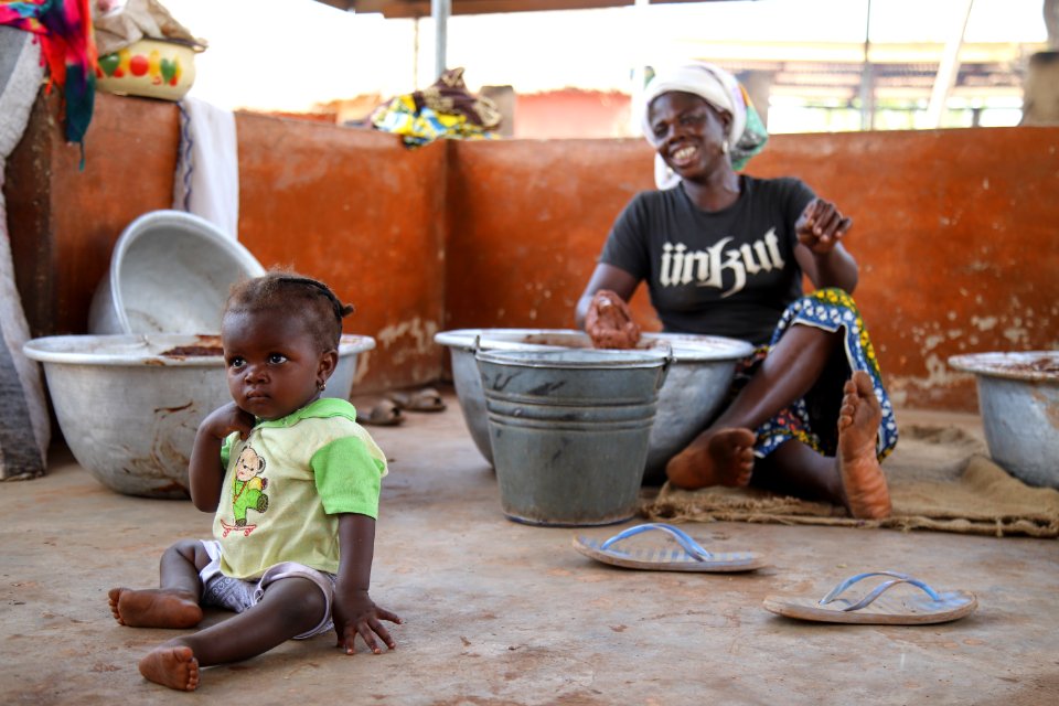 USAID in Ghana Shea Butter Processing (41579188141)