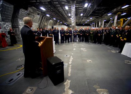 US Navy 111019-N-AC887-002 Secretary of the Navy (SECNAV) Ray Mabus welcomes guests aboard the littoral combat ship USS Independence (LCS 2)