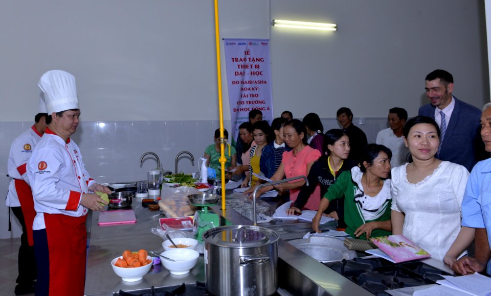 USAID gives educational equipment to Dong A University’s Quang Nam campus (22961593342)