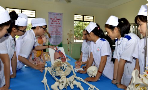USAID gives educational equipment to Dong A University’s Quang Nam campus (22974976415) photo