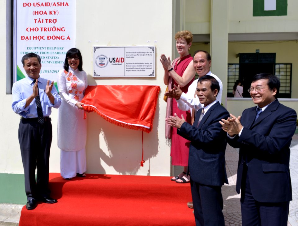USAID gives educational equipment to Dong A University’s Quang Nam campus (22556651107)