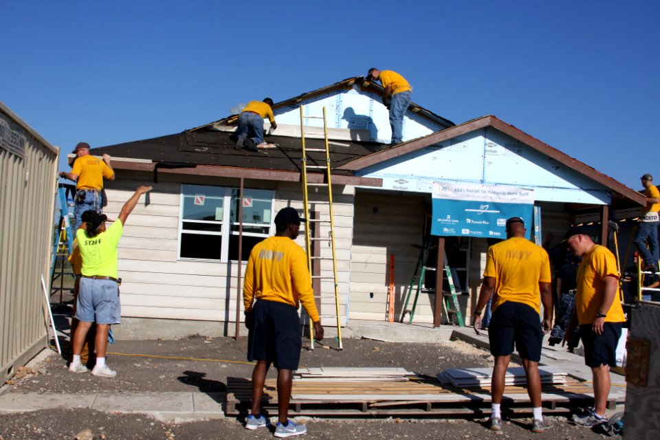 US Navy 111026-N-NT881-027 San Antonio area sailors volunteer to help build a house for Habitat for Humanity