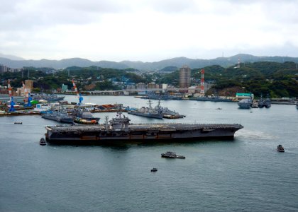 US Navy 111101-N-6720T-088 The aircraft carrier USS George Washington (CVN 73) returns to its forward-deployed port at Naval Support Activity Yokos