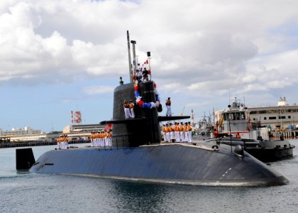 US Navy 111031-N-UK333-033 The Japan Maritime Self-Defense Force submarine arrives at Joint Base Pearl Harbor-Hickam