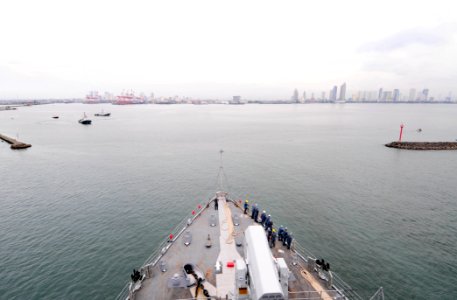 US Navy 111102-N-WJ771-032 The forward-deployed amphibious dock landing ship USS Germantown (LSD 42) pulls into Manila for a scheduled port visit