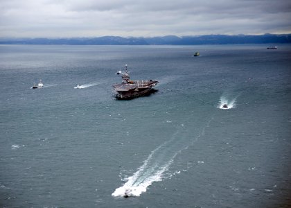 US Navy 111101-N-6720T-004 The aircraft carrier USS George Washington (CVN 73) returns to its forward-deployed port at Naval Support Activity Yokos