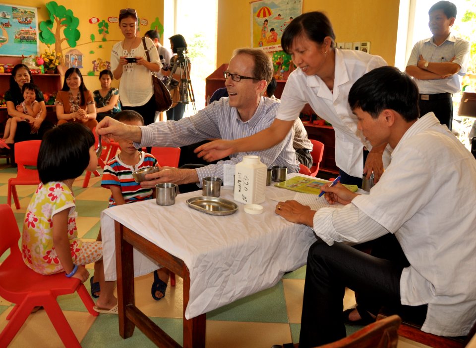 USAID Delivers Deworming Medication to Kindergartners in Nam Dinh Province (8920458603)