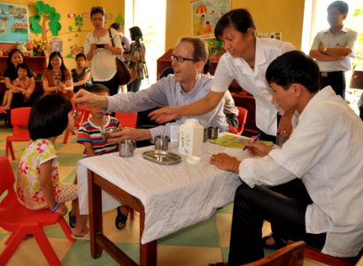 USAID Delivers Deworming Medication to Kindergartners in Nam Dinh Province (8920458603)
