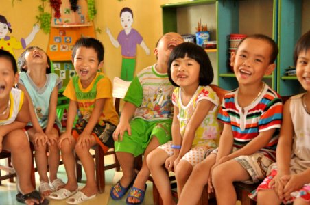 USAID Delivers Deworming Medication to Kindergartners in Nam Dinh Province (8921058016)