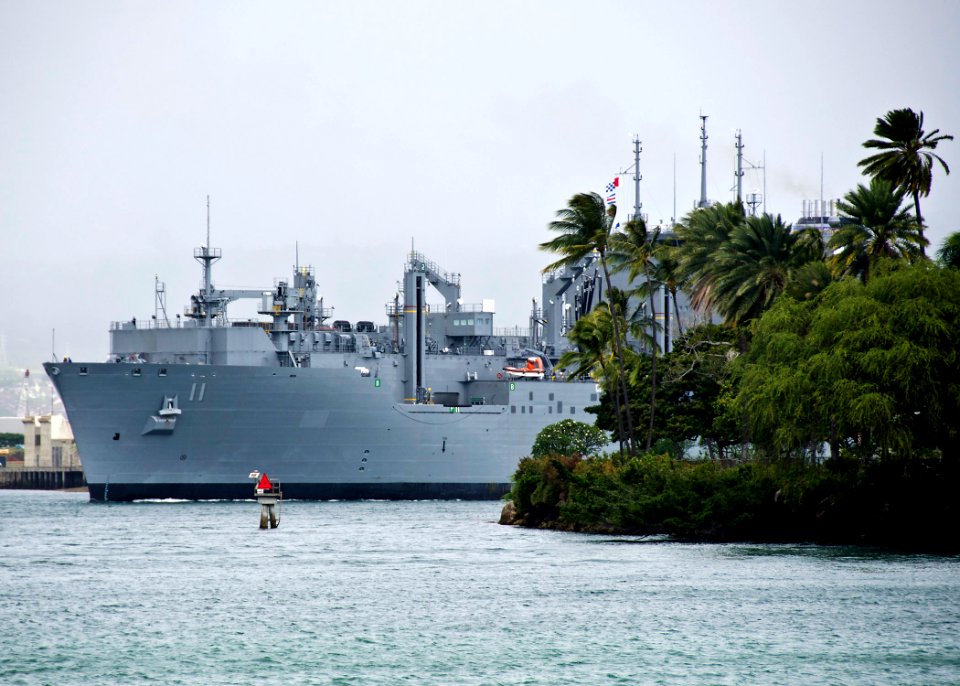 US Navy 111110-N-RI884-018 The Military Sealift Command dry cargo and ammunition ship USNS Washington Chambers (T-AKE 11) transits Pearl Harbor