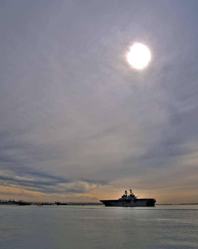US Navy 111110-N-ZS026-166 The amphibious assault ship USS Bonhomme Richard (LHD 6) transits San Diego Bay after returning from a scheduled underwa