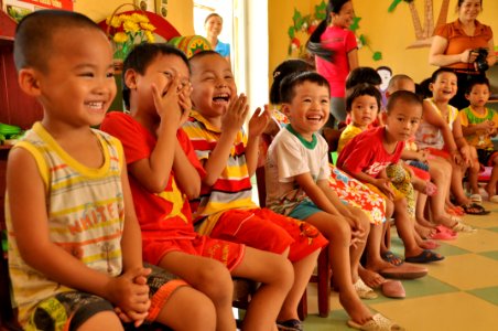 USAID Delivers Deworming Medication to Kindergartners in Nam Dinh Province (8920451795)