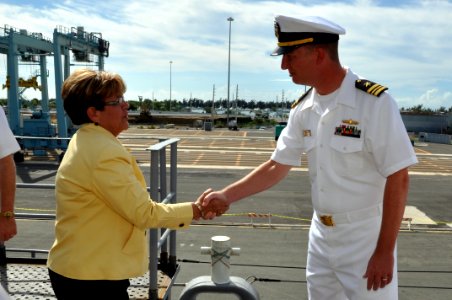 US Navy 111114-N-YX169-014 XO of USS Ponce (LPD 15) welcomes Puerto Rico. Mayor Maria Melendez Altieri