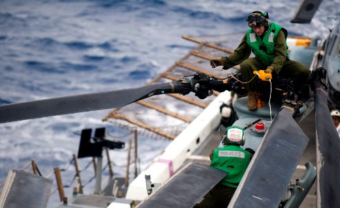 US Navy 111116-N-PB383-291 Marines conduct maintenance on a CH-46E Sea Knight helicopter