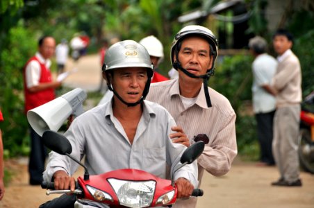 USAID and Save the Children support community evacuation drill and emergency preparedness in central Vietnam (8244703636)