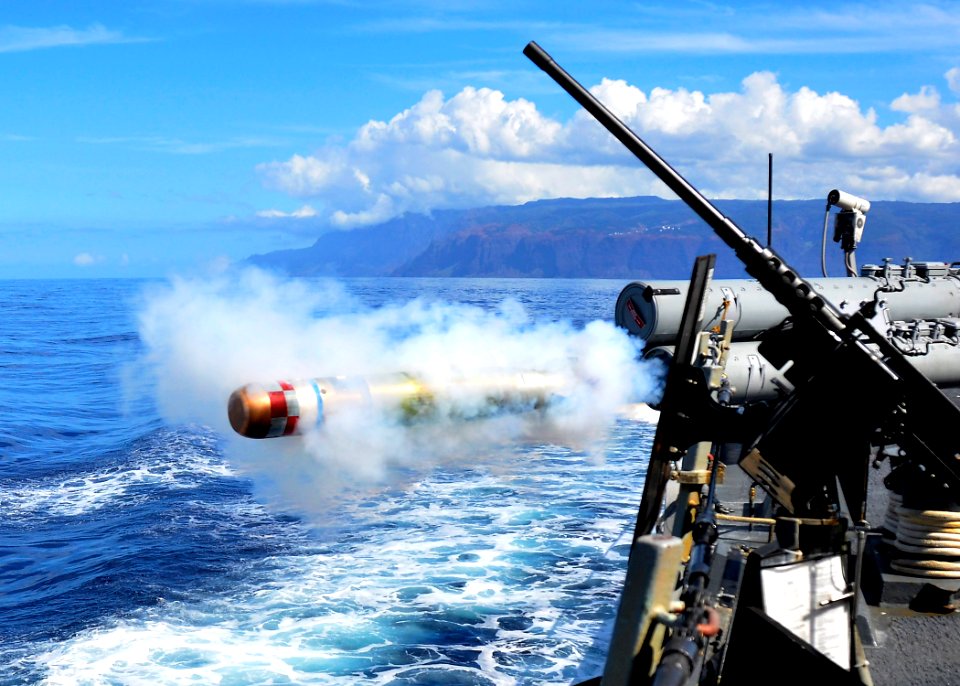 US Navy 111115-N-RI884-262 A MK 46 Mod 5A exercise torpedo is launched from the guided-missile destroyer USS O'Kane (DDG 77) during the integrated