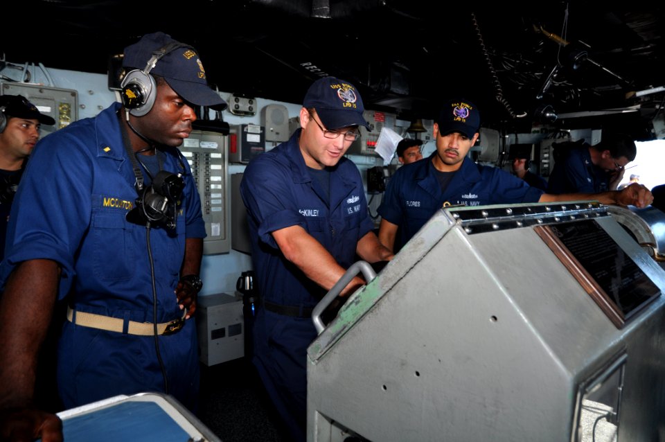US Navy 111116-N-YX169-316 Sailor drives million dollar ship