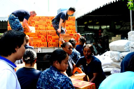 US Navy 111118-N-WV964-045 USS Lassen crew assist flood relief efforts in Thailand