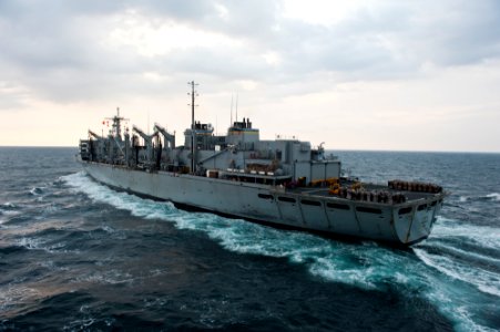 US Navy 111122-N-BT887-017 The Military Sealift Command fast combat support ship USNS Rainier (T-AOE 7) pulls alongside the Nimitz-class aircraft c
