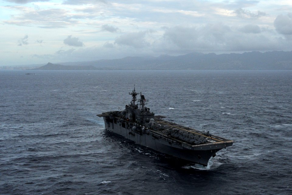 US Navy 111121-N-KD852-177 The multi-purpose amphibious assault ship USS Makin Island (LHD 8) arrives off the coast of Oahu for a scheduled port vi