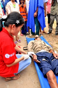 USAID and Save the Children support community evacuation drill and emergency preparedness in central Vietnam (8244681392)