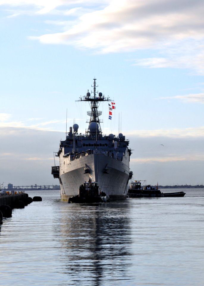 US Navy 111128-N-YC845-354 The amphibious transport dock ship USS Ponce (LPD 15) departs Naval Station Norfolk for a brief underway period