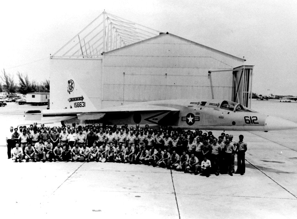 US Navy RVAH-5 personnel group photo with RA-5C 1977