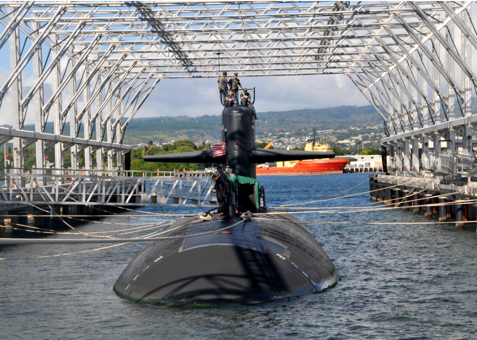 US Navy 111215-N-UK333-030 The Los Angeles-class attack submarine USS Olympia (SSN 717) conducts deperming at the new drive-in submarine magnetic s