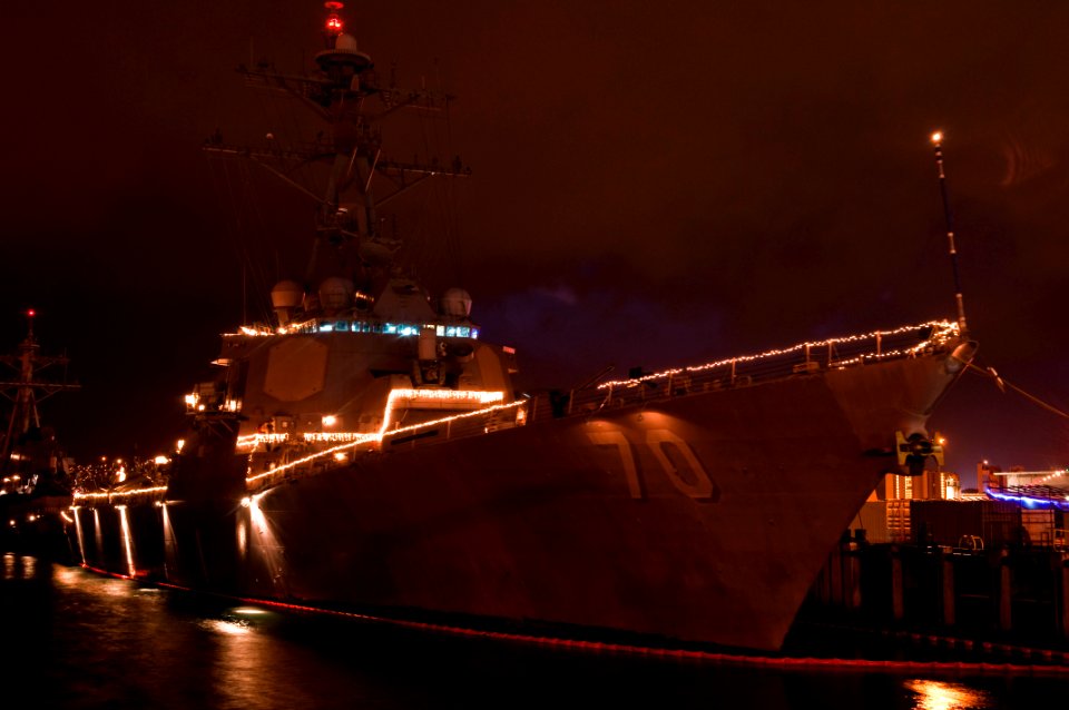 US Navy 111220-N-WP746-003 The guided-missile destroyer USS Hopper (DDG 70) is decorated with Christmas lights at Joint Base Pearl Harbor-Hickam