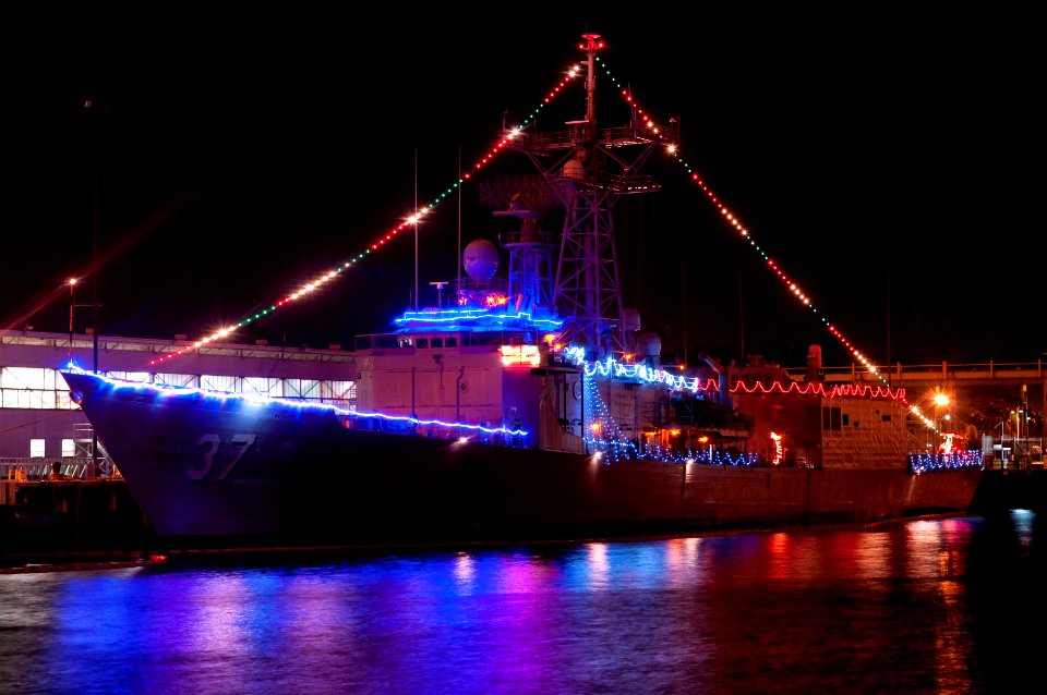 US Navy 111220-N-WP746-004 The guided-missile frigate USS Crommelin (FFG 37) is decorated with Christmas lights at Joint Base Pearl Harbor-Hickam