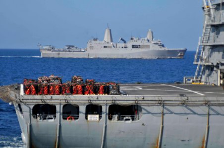 US Navy 120105-N-AG285-257 The amphibious transport dock ship USS Mesa Verde (LPD 19) prepares to pull alongside the Military Sealift Command fleet