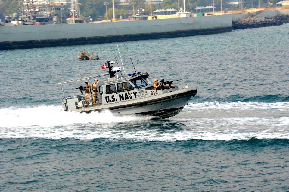 US Navy 120107-N-RP435-013 Sailors patrol Kuwait Naval Base's harbor