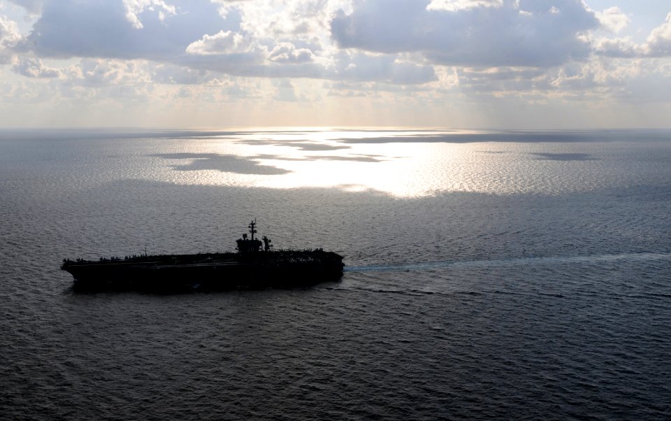 US Navy 120120-N-GZ832-121 The Nimitz-class aircraft carrier USS Carl Vinson (CVN 70) is underway in the Arabian Sea