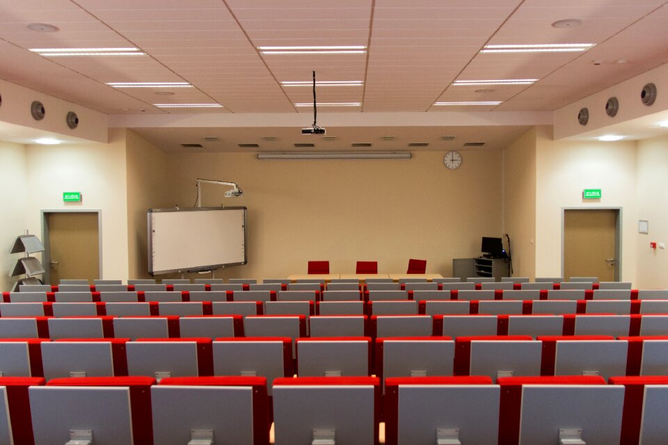 Audience lectures school