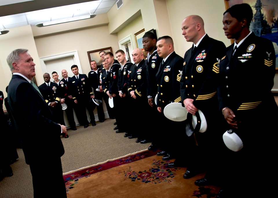 US Navy 120124-N-AC887-001 Secretary of the Navy (SECNAV), the honorable Ray Mabus speaks with the 2011 Navy Recruiters of the Year during a tour t