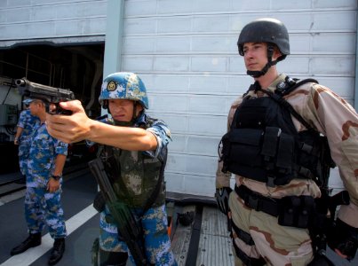 US, China conduct counter piracy exercise 130824-N-PW661-010