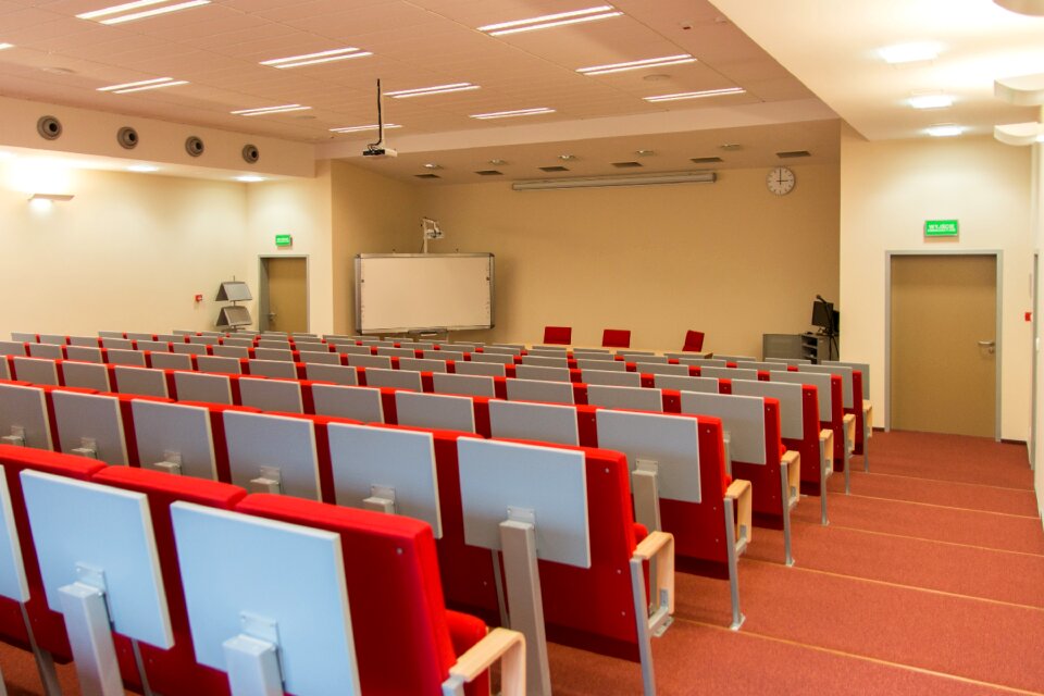 Audience lectures school