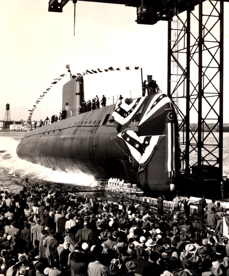 US Navy 120120-N-ZZ999-001 In this file photo taken Jan. 21, 1954, the nuclear-powered submarine USS Nautilus (SSN 571) slips into the Thames River