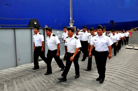 US Navy 120125-A-TF780-015 Peruvian navy military policemen from Base Naval De Callao come aboard High Speed Vessel (HSV 2) Swift photo